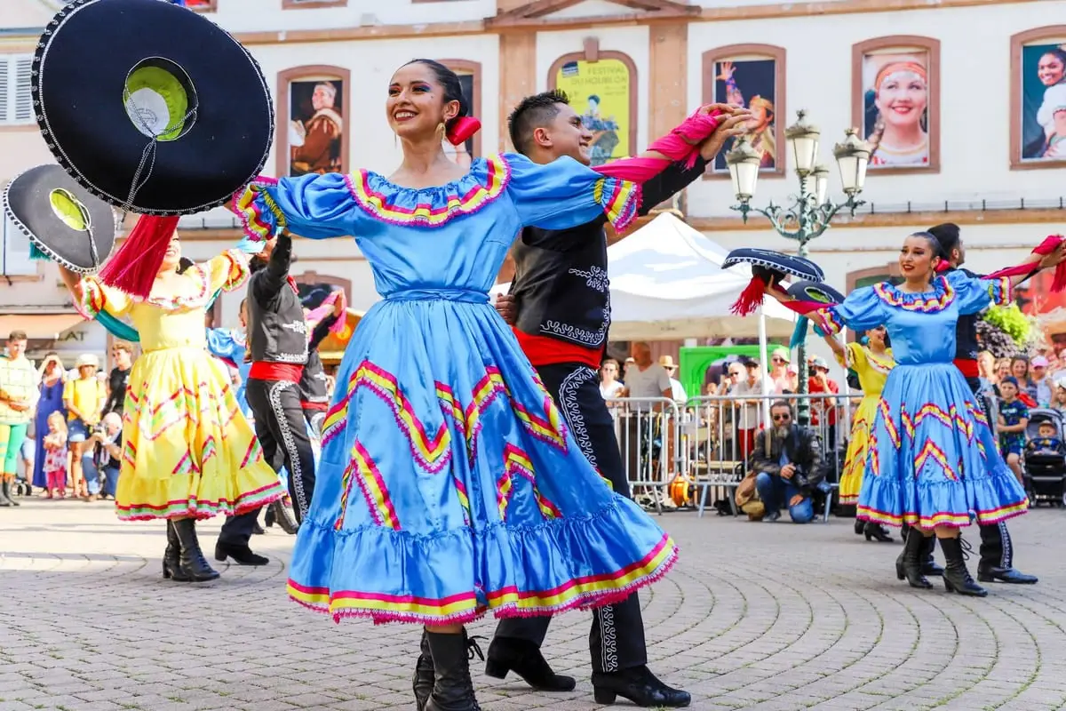 8 danses du monde