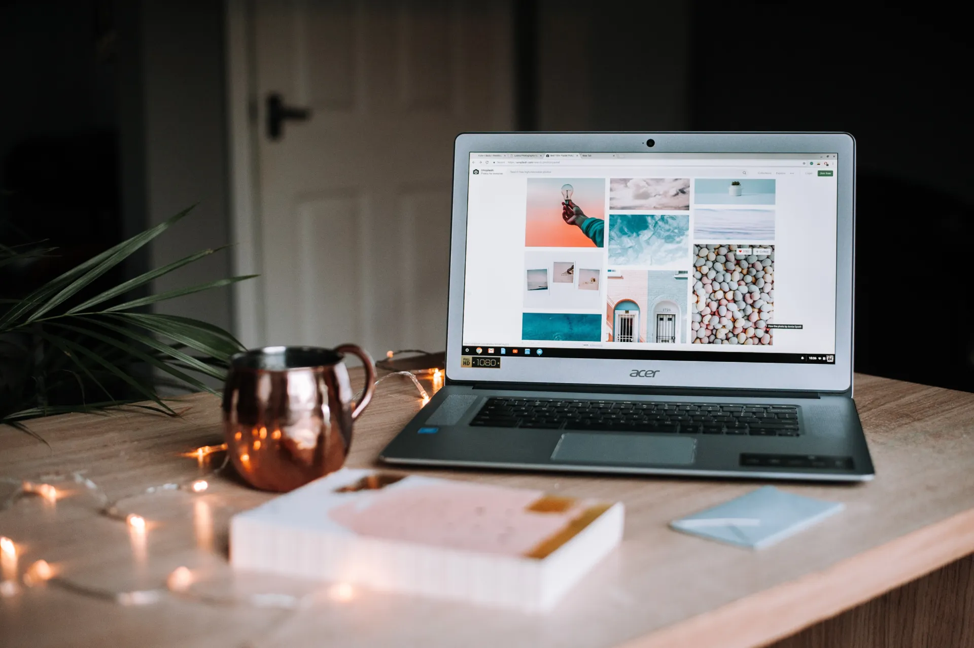 A person using ai copywriting tools to write product descriptions