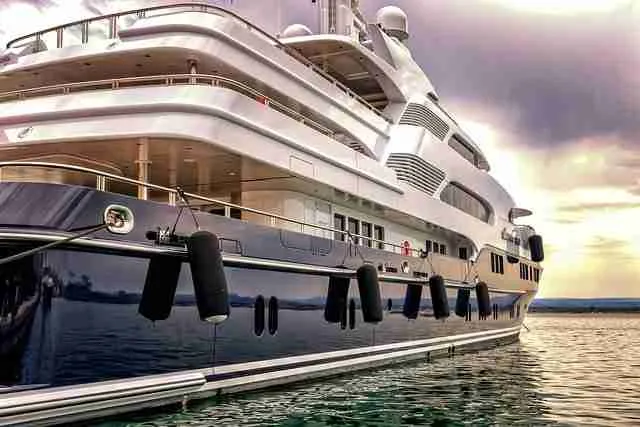boat, yacht, port, copywriting for luxury brands, luxury copywriting