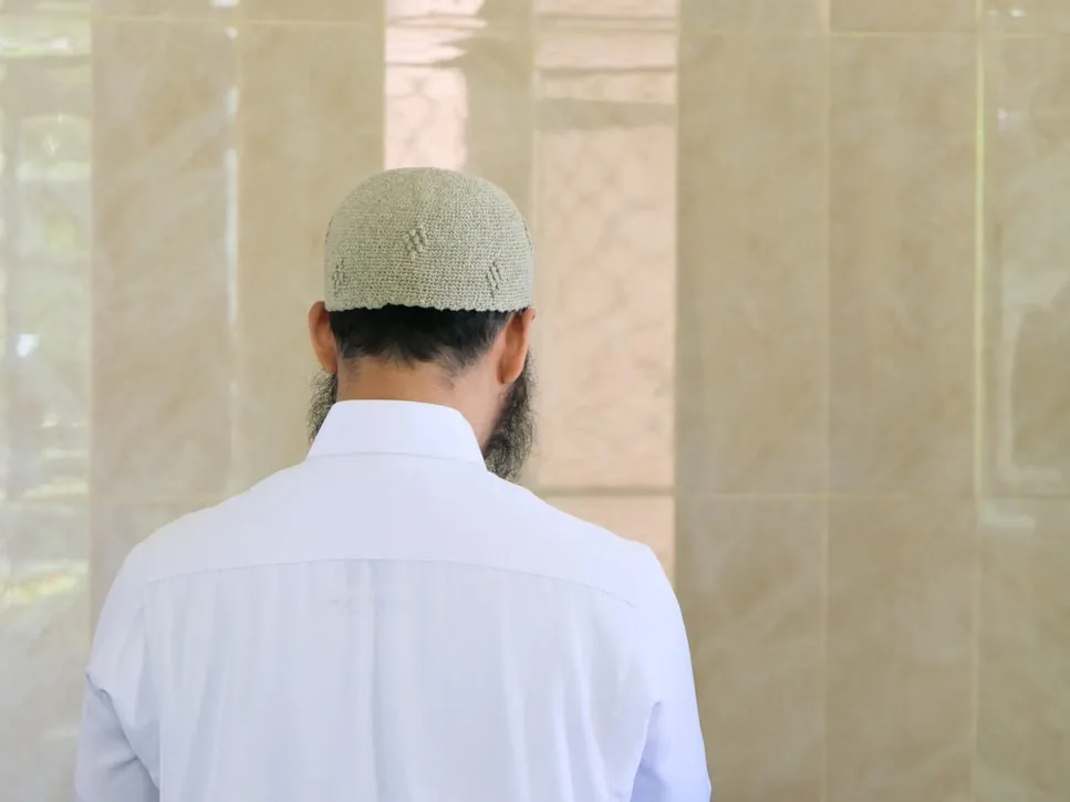 Tidak sedikit khalayak yang masih belum memahami dengan baik kaidah yang membatalkan sholat