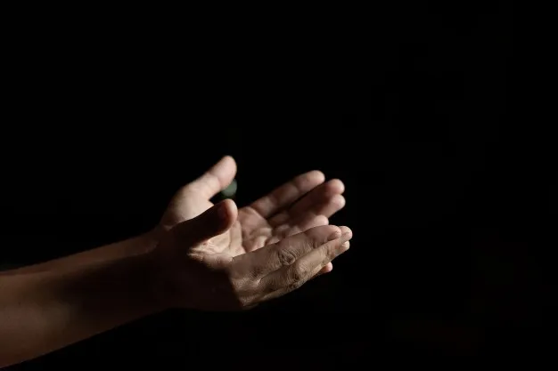 Doa Agar Dia Memimpikan Kita dan Menaklukan Hatinya yang Keras